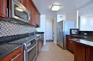 3930 N Pine Grove Ave, Chicago, IL 60613 - Photo 16