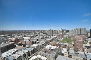 3930 N Pine Grove Ave, Chicago, IL 60613 - Photo 14