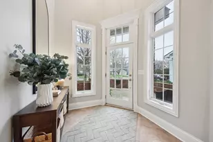 1135 N Main St, Naperville, IL 60563 - Photo 4