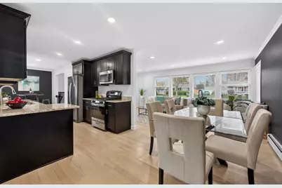 307 N Derbyshire Avenue, Arlington Heights, IL 60004 - Photo 6