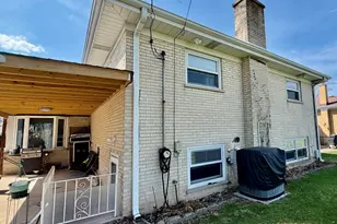 1895 Birch St, Des Plaines, IL 60018 - Photo 4