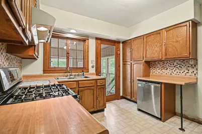 8901 Elm Avenue, Burr Ridge, IL 60527 - Photo 10