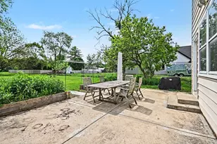 8901 Elm Ave, Burr Ridge, IL 60527 - Photo 20