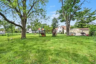 8901 Elm Ave, Burr Ridge, IL 60527 - Photo 22