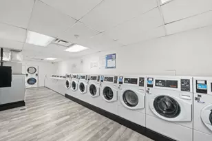 4250 N Marine Dr, Chicago, IL 60613 - Photo 18