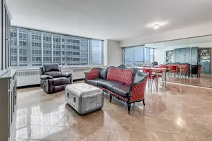 4250 N Marine Dr, Chicago, IL 60613 - Photo 2
