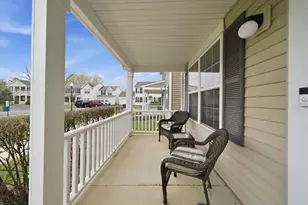 1615 Victoria Park Cir, Aurora, IL 60504 - Photo 2