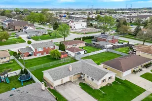 571 Welter Dr, Wood Dale, IL 60191 - Photo 16