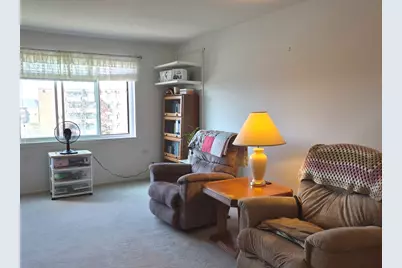 850 Wellington Avenue #403, Elk Grove Village, IL 60007 - Photo 4