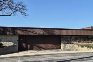 850 Wellington Ave, Elk Grove Village, IL 60007 - Photo 10