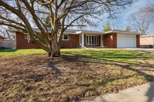 2805 Coventry Ct, Bloomington, IL 61704 - Photo 56