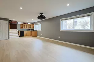 18W194 Claremont Dr, Darien, IL 60561 - Photo 16