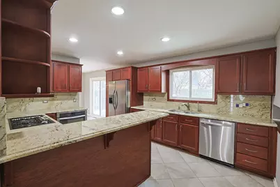 18W194 Claremont Drive, Darien, IL 60561 - Photo 12