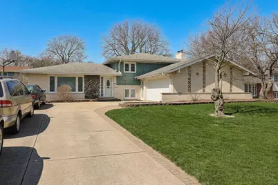 18W194 Claremont Drive, Darien, IL 60561 - Photo 2