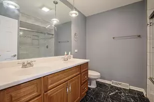 18W194 Claremont Dr, Darien, IL 60561 - Photo 22