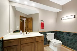 5N191 Fox Bluff Dr, Saint Charles, IL 60175 - Photo 12