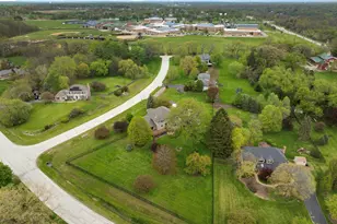 5N191 Fox Bluff Dr, Saint Charles, IL 60175 - Photo 34