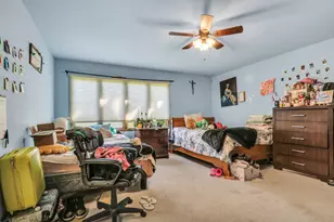 3947 Blackstone Ave, Gurnee, IL 60031 - Photo 18