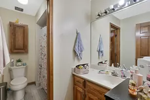 3947 Blackstone Ave, Gurnee, IL 60031 - Photo 14