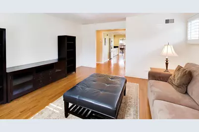 107 Briarwood Lane, Oak Brook, IL 60523 - Photo 16