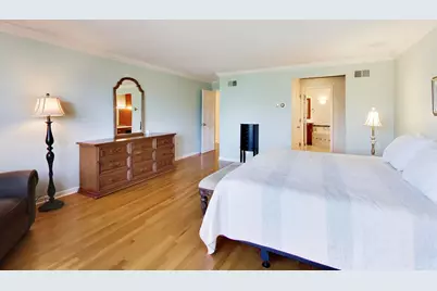 107 Briarwood Lane, Oak Brook, IL 60523 - Photo 20