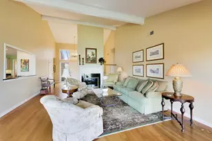 107 Briarwood Ln, Oak Brook, IL 60523 - Photo 6