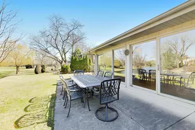 107 Briarwood Lane, Oak Brook, IL 60523 - Photo 46