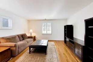 107 Briarwood Ln, Oak Brook, IL 60523 - Photo 14