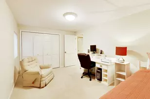 107 Briarwood Ln, Oak Brook, IL 60523 - Photo 38