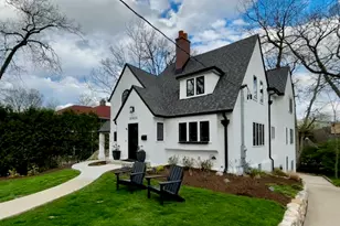 639 N Park Blvd, Glen Ellyn, IL 60137 - Photo 2