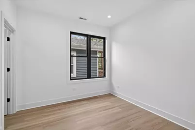 5509 W Haddon Avenue, Chicago, IL 60651 - Photo 18