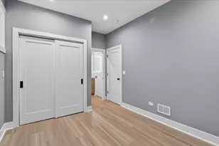 5509 W Haddon Ave, Chicago, IL 60651 - Photo 32