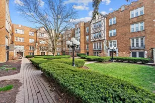 10937 S Longwood Dr, Chicago, IL 60643 - Photo 2