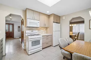 621 Echo Ln, Glenview, IL 60025 - Photo 8