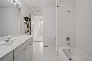 205 Faith Ct, Bloomingdale, IL 60108 - Photo 26