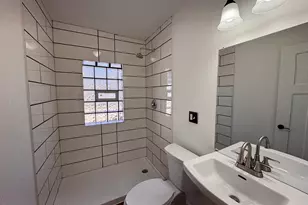 404 Sherman St, Joliet, IL 60433 - Photo 8