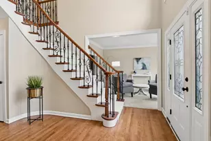 2321 Courtland Ct, Aurora, IL 60502 - Photo 2