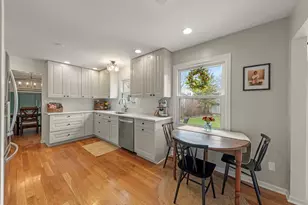 1552 Independence Ct, Saint Charles, IL 60174 - Photo 10