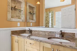 10033 Montrose Ave, Schiller Park, IL 60176 - Photo 14