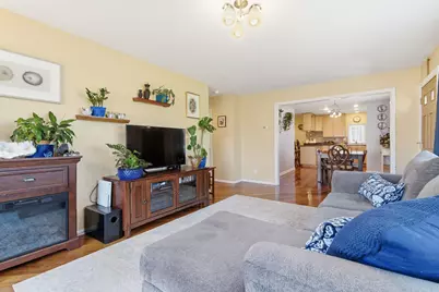 10033 Montrose Avenue, Schiller Park, IL 60176 - Photo 4