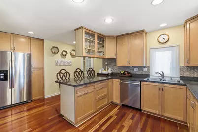 10033 Montrose Avenue, Schiller Park, IL 60176 - Photo 8