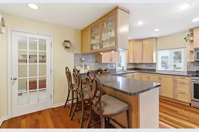 10033 Montrose Avenue, Schiller Park, IL 60176 - Photo 10