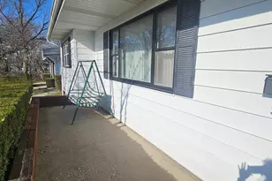 1055 Kenmore Ave, Aurora, IL 60505 - Photo 2