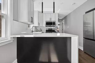 10533 S Whipple St, Chicago, IL 60655 - Photo 6