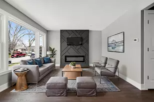 10533 S Whipple St, Chicago, IL 60655 - Photo 2