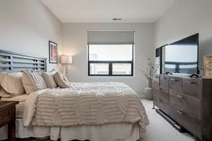 2045 W Concord Pl, Chicago, IL 60647 - Photo 8