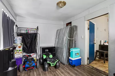 7814 S Saint  Lawrence Avenue S, Chicago, IL 60619 - Photo 8