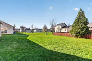 608 Hemmingsen St, Plano, IL 60545 - Photo 24