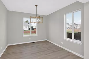 608 Hemmingsen St, Plano, IL 60545 - Photo 6