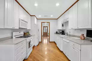 23 S Wildwood Dr, Prospect Heights, IL 60070 - Photo 6